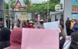 Demonstrasi di Kejaksaan Tinggi Riau, AMPeR Desak Kajati Copot Kajari Kuansing