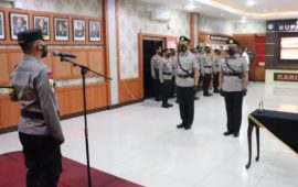 Upacara Serah Terima Jabatan Wakapolres Karimun diadakan di Ruang Rapatama Polres Karimun