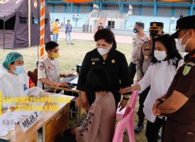 Bupati Karo tinjau lansung Vaksinasi Massal covid-19