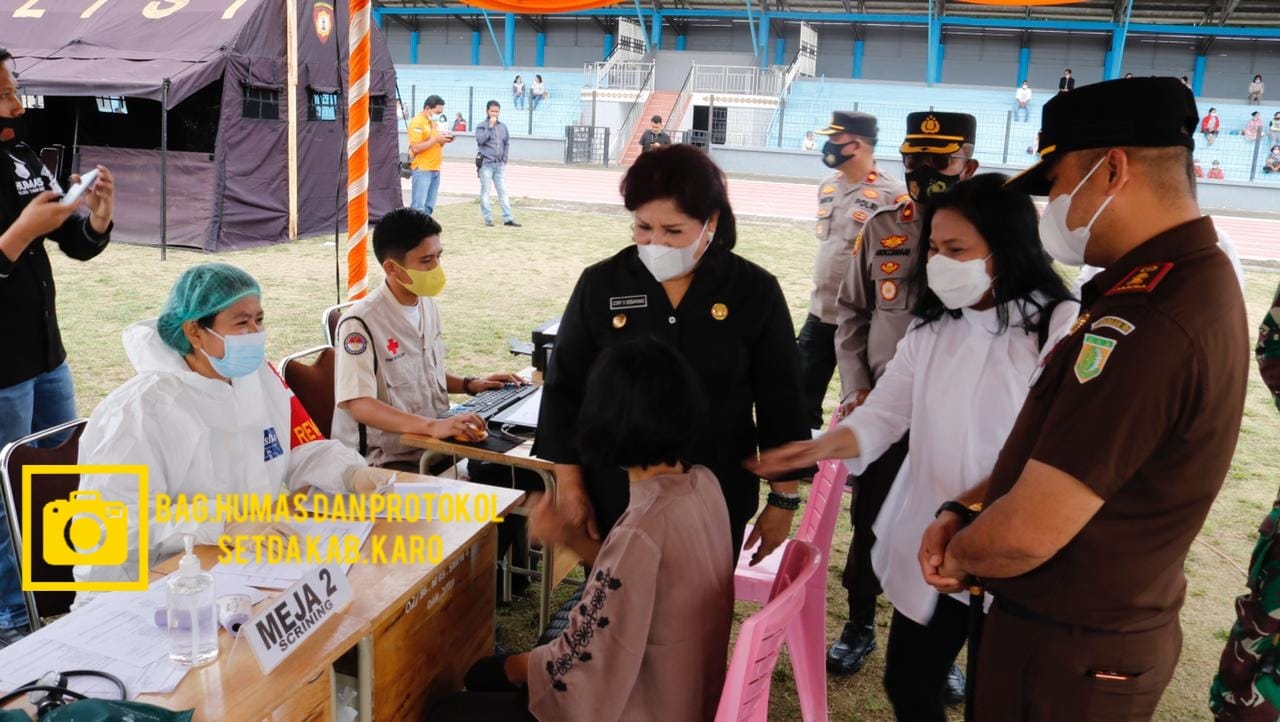 Bupati Karo tinjau lansung Vaksinasi Massal covid-19
