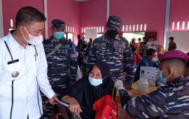 Di Pulau Terpencil TNI AL Ranai Bantu Pelaksanaan Vaksin COVID-19