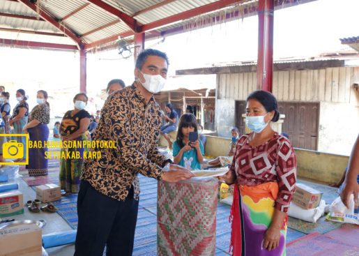 Pemkab Karo Berikan Bantuan Korban Kebakaran