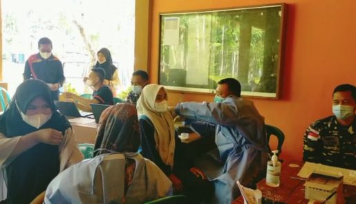 TNI AL Ranai Gelar Serbuan Vaksinasi kepada Pelajar