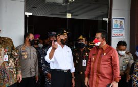 Kedatangan Menko PMK di Bandara RFH Tanjungpinang Disambut Danlantamal IV