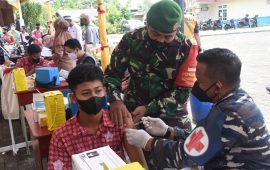TNI AL Kerahkan Kapal Perang, Serbu Pulau yang Minim Fasilitas Kesehatan