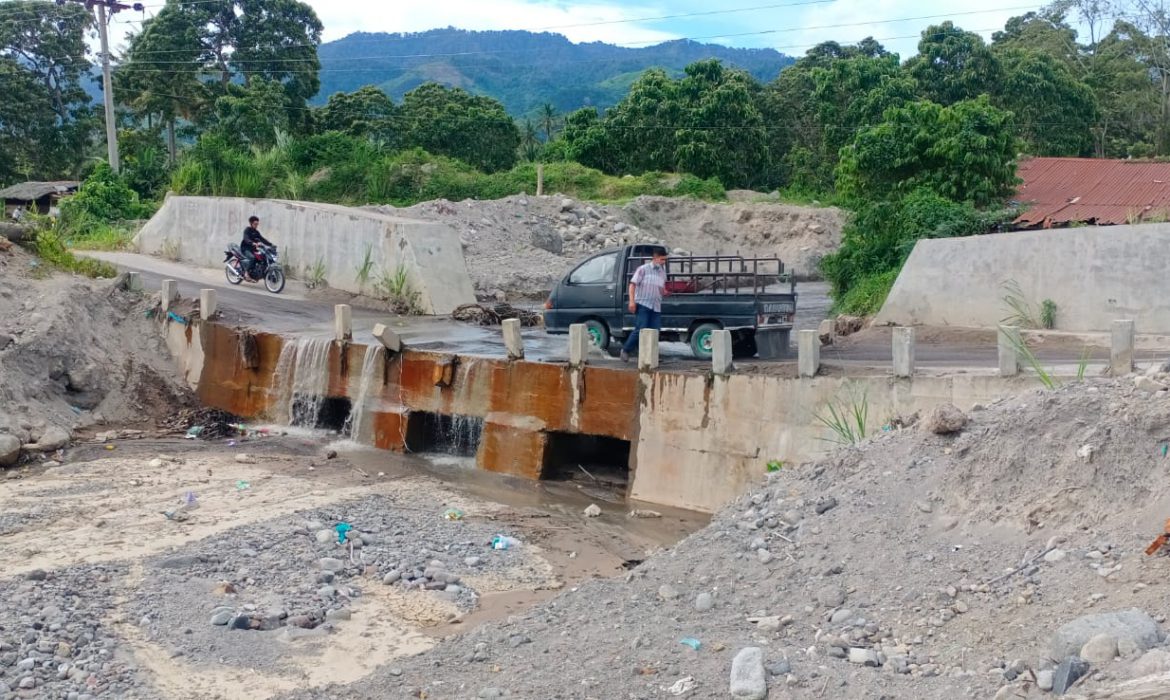 Rusaknya Akses Jembatan Sukatendel, Akibat Lahar Gunung Sinabung