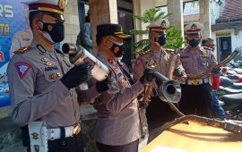 Satlantas Polres Kediri Kota Gelar Konfrensi Pers Terkait Pelanggaran Pengemudi Sepeda Motor yang Gunakan Knalpot Brong