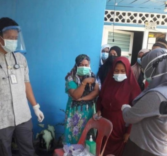 Suami Membawa Jenazah Istri yang Megidap Penyakit Covid-19 dari Rumah Sakit Timah PN