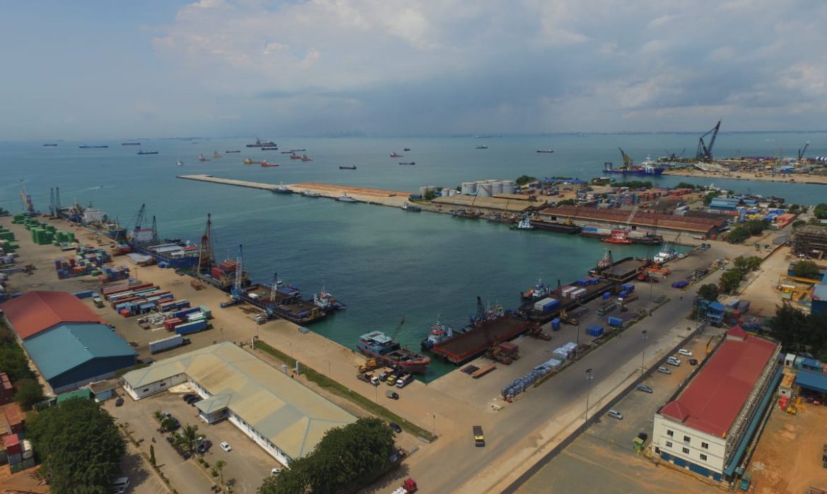 Pembangunan Gerbang, BUP BP Batam Alihkan Keluar Masuk Pelabuhan Batu Ampar