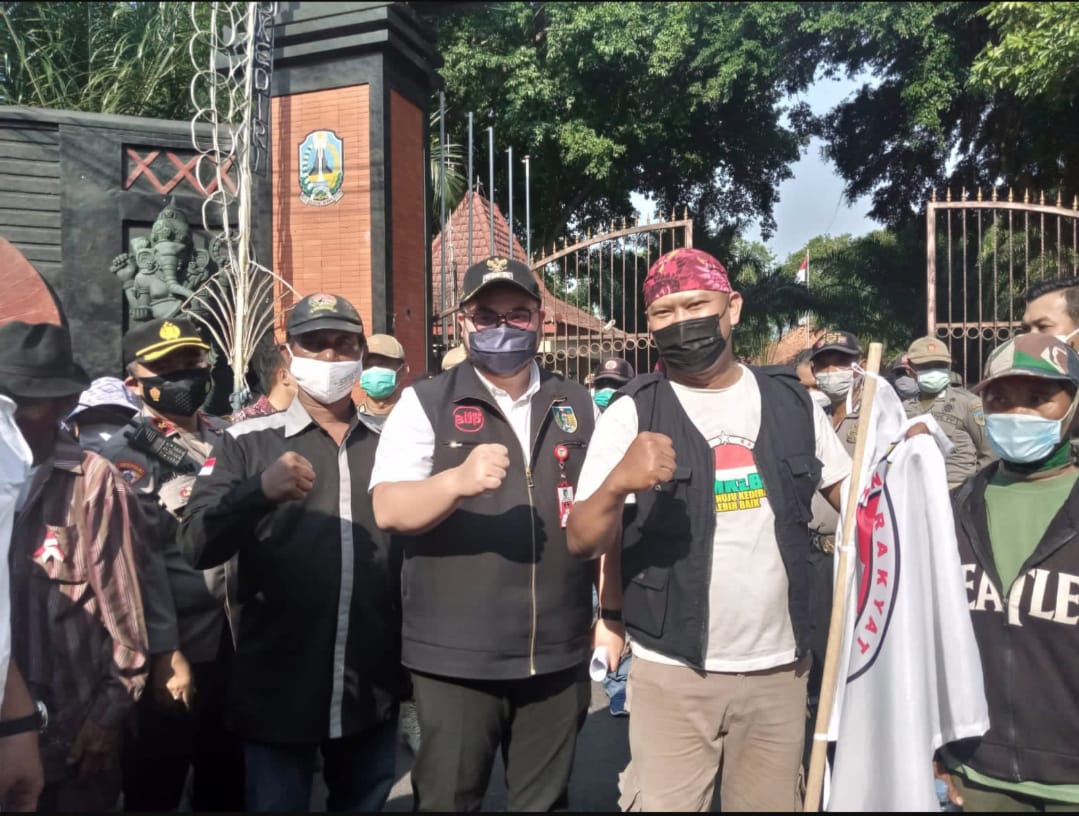 Mas Bub komunikasi langsung dengan warga saat Orasi