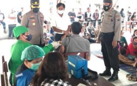 Kapolres Tanah Karo Tinjau Kegiatan Vaksinasi Massal “31 Tahun Gelar Akabri 90 Mengabdi Untuk Negri”