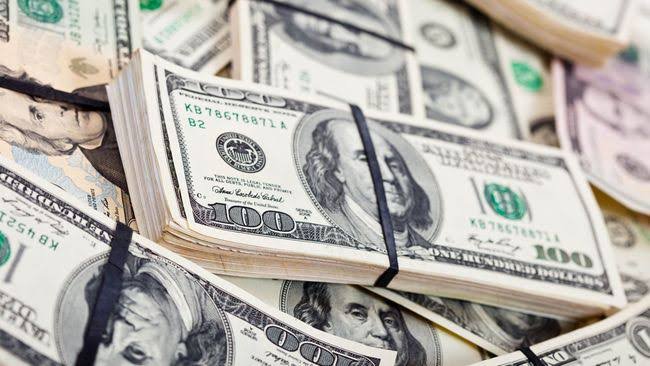 Dolar Jatuh dari Level Tertinggi 1 Tahun Setelah Rilis Data Inflasi