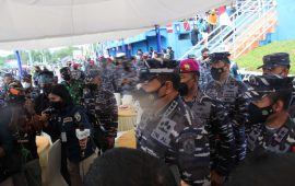 KASAL Laksamana TNI Yudo Margono Tinjau Serbuan Vaksinansi Maritim Di Dabo Singkep