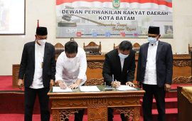 Wako Rudi Sampaikan Pendapat Akhir Pembahasan APBD 2022 Pada Paripurna DPRD Batam