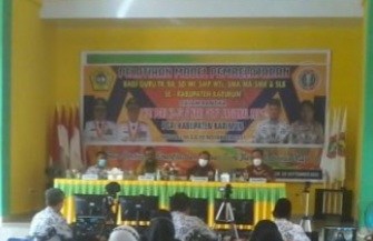 Peringati HUT PGRI ke-76 dan Hari Guru Nasional, PGRI Adakan Pelatihan Guru di Kabupaten Karimun