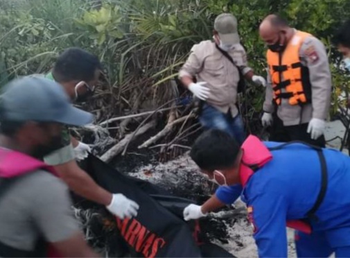 Dua Orang Nelayan Temukan Mayat di Perairan Pulau Asam