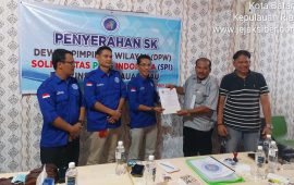 Jonrius Sinurat Terima SK DPW Solidaritas Pers Indonesia Kepri