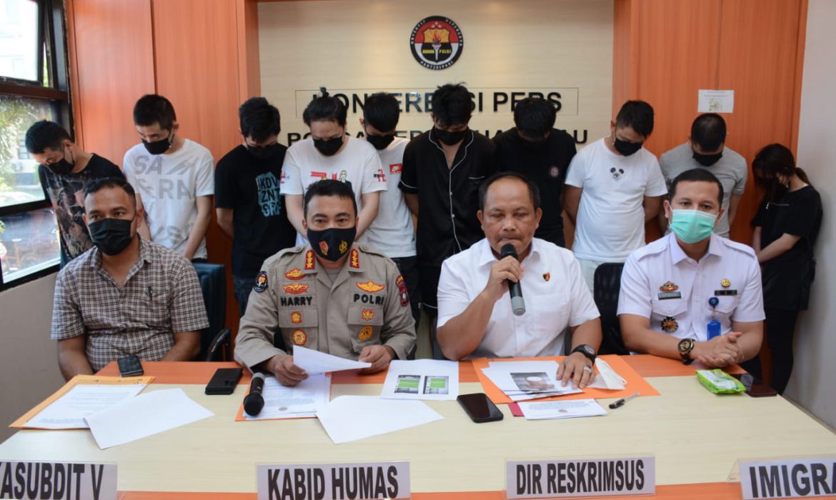 Peras Korban Lewat Sex Phone, 10 WNA Diringkus Polisi di Batam
