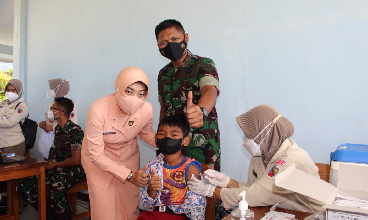 Vaksinasi Untuk Siswa SD Angkasa Lanud Silas Papare dan SD di wilayah Kabupaten Jayapura