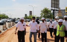 Muhammad Rudi Tinjau Proyek Pelebaran Jalan dan Pembangunan Drainase DAM Baloi