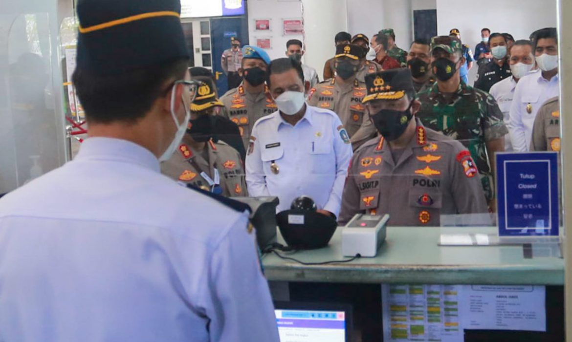 Kapolri dan Gubernur Kepri Tinjau Vaksinasi Massal Serentak se Indonesia Secara Virtual