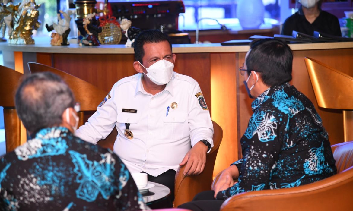 Kepala Kanwil Ditjen Pajak Kepulauan Riau Audiensi Bersama Ansar Ahmad, Himbau Masyarakat Untuk Taat Pajak