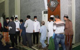 Jamaah Padati Shalat Tarawih Perdana di Masjid Agung Batam