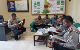 Program ‘Ruang Kerja Berkhatam’ Anggota Polres Kediri Kota Gelar Mengaji di Ruang Kerja