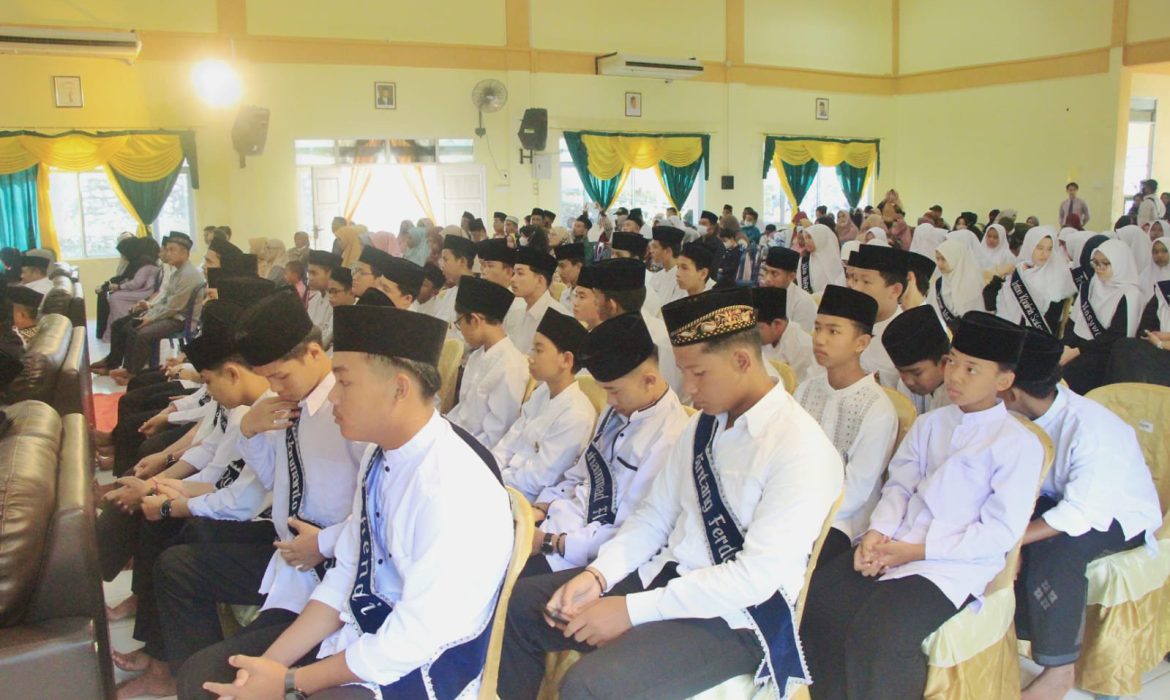 Sebanyak 88 Orang Purnasiswa MTS dan MA Pondok Pesantren Madani Tebuireng Bintan Wisuda
