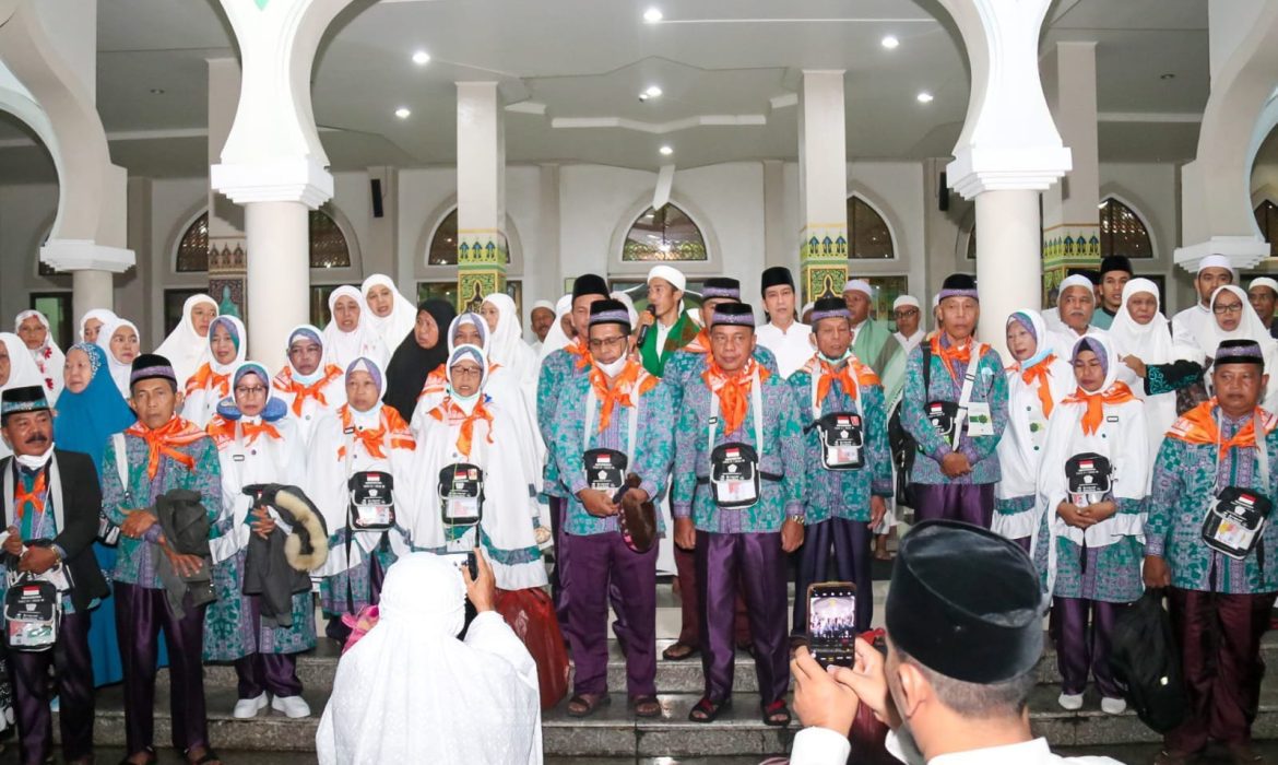 134 Jamaah Calon Haji (JCH) Kabupaten Bengkalis Kloter 8 Berangkat Menuju Pekanbaru Riau