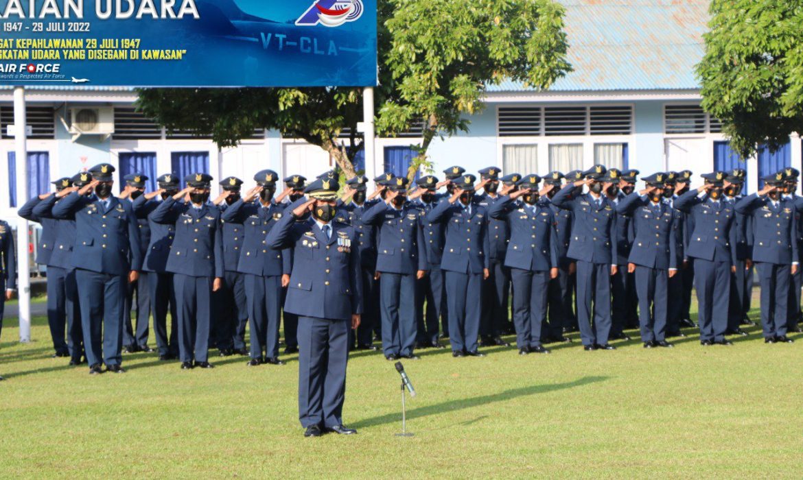 Upacara Peringatan Ke-75 Hari Bakti TNI AU di Lanud Silas Papare