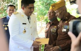 Usai Detik-detik Proglamasi, Plt Bupati Kunjungi Veteran, Roby : Mohon Doakan Kami, agar bisa Lanjutkan perjuangan ini Membangun Daerah