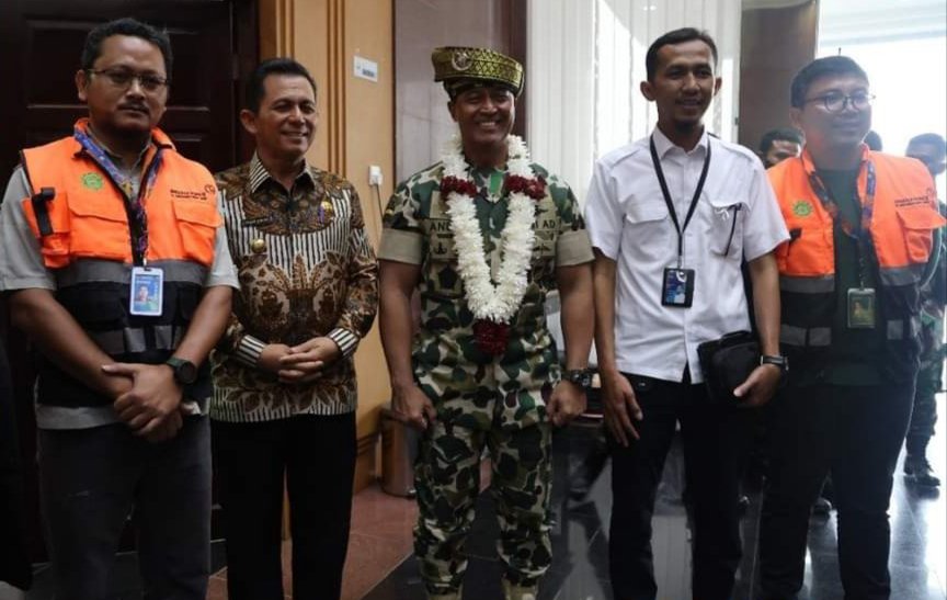 Gubernur Ansar Sambut Kedatangan Panglima TNI