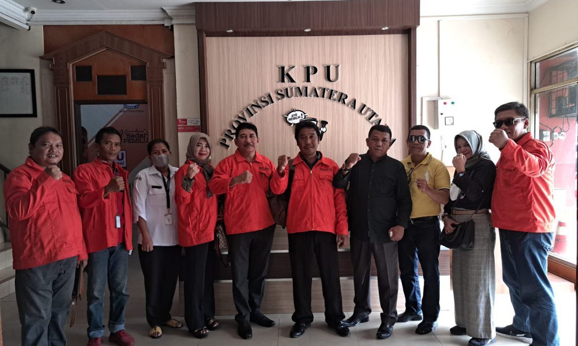 Ketua DPP dan DPW Sumut Datangi Kesbangpol dan KPU, Jupiter: Kita Bangun Politik Sehat, Bermartabat dan Berbudaya
