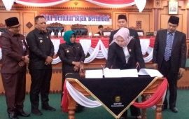 DPRD Tanjungpinang Gelar Rapat Paripurna Bahas Retribusi IMB Jadi PBG