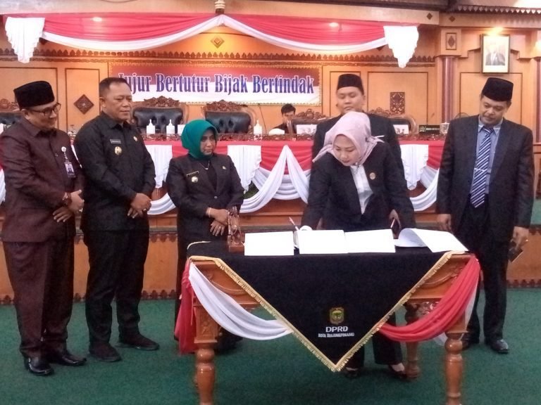 DPRD Tanjungpinang Gelar Rapat Paripurna Bahas Retribusi IMB Jadi PBG