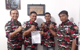Ketua Macab LMP Bintan Serahkan SK PAC Binut