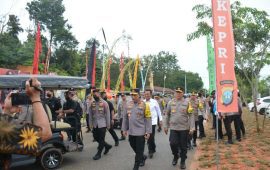 Kapolri Tinjau Langsung Perumahan Graha Bhayangkara, Gereja Ouikumene Tri Tunggal Kudus dan Pura Adistana Samanasya Polda Kepri