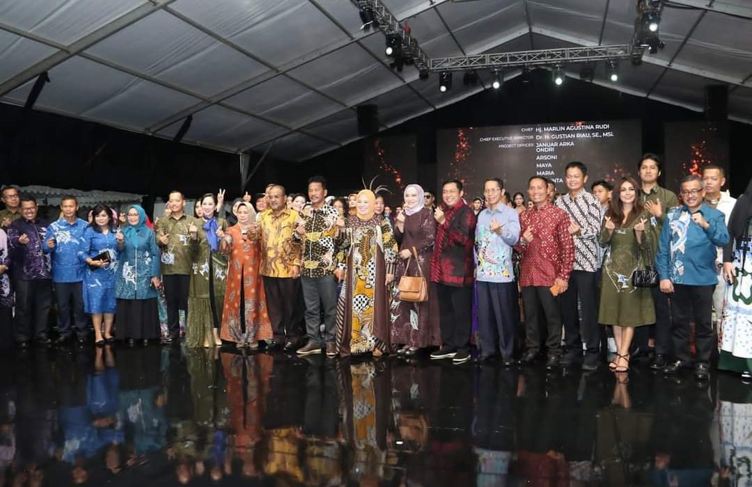 Malam Puncak BBFW 2022, Semangat Bergelora Marlin Kembangkan UKM Batik Batam