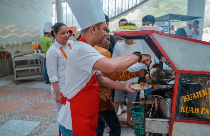 Rayakan Hari Jadi ke 5, HARRIS Resort Barelang Batam Berbagi dengan Panti Asuhan Agape dan Permate