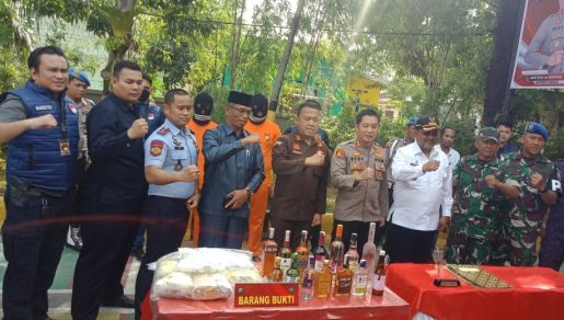 Polres Karimun Musnahkan Barang Bukti Minum Keras dan Sabu