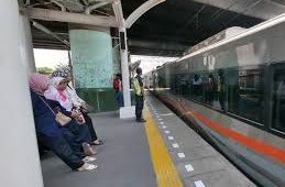 Antisipasi  Kemacetan Di Wilayah Gambir, 16 Kereta Api Jarak Jauh Keberangkatan Stasiun Gambir Khusus 1 Mei 2023 Berhenti Juga Di Stasiun Jatinegara, Cek Jadwalnya