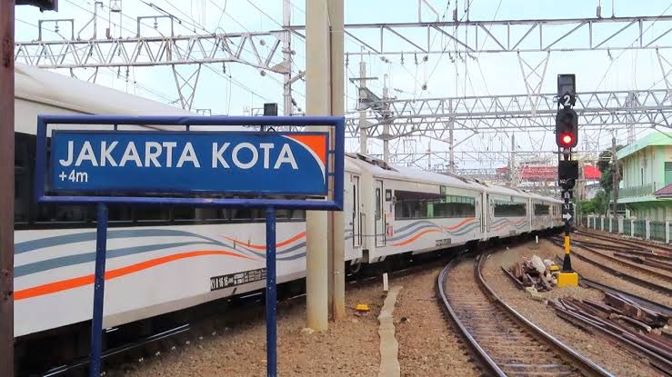 Keberangkatan KA Tambahan dari Stasiun Gambir dan PasarSenen di Perpanjang Hingga 7 Mei 2023. Penumpang Angkutan Lebaran 2023 Dari Area Daop 1 Jakarta Meningkat 20 Persen Dibandingkan Tahun 2022. Arus Mudik Berjalan Lancar Dan Aman