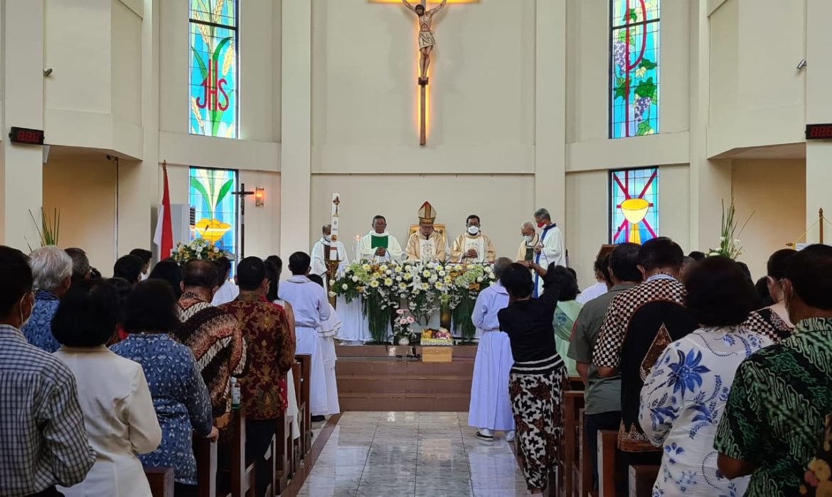 Mgr. Ignatius Kardinal Suharyo Pimpin Misa Paskah Keluarga Besar Purnawirawan TNI dan Polri