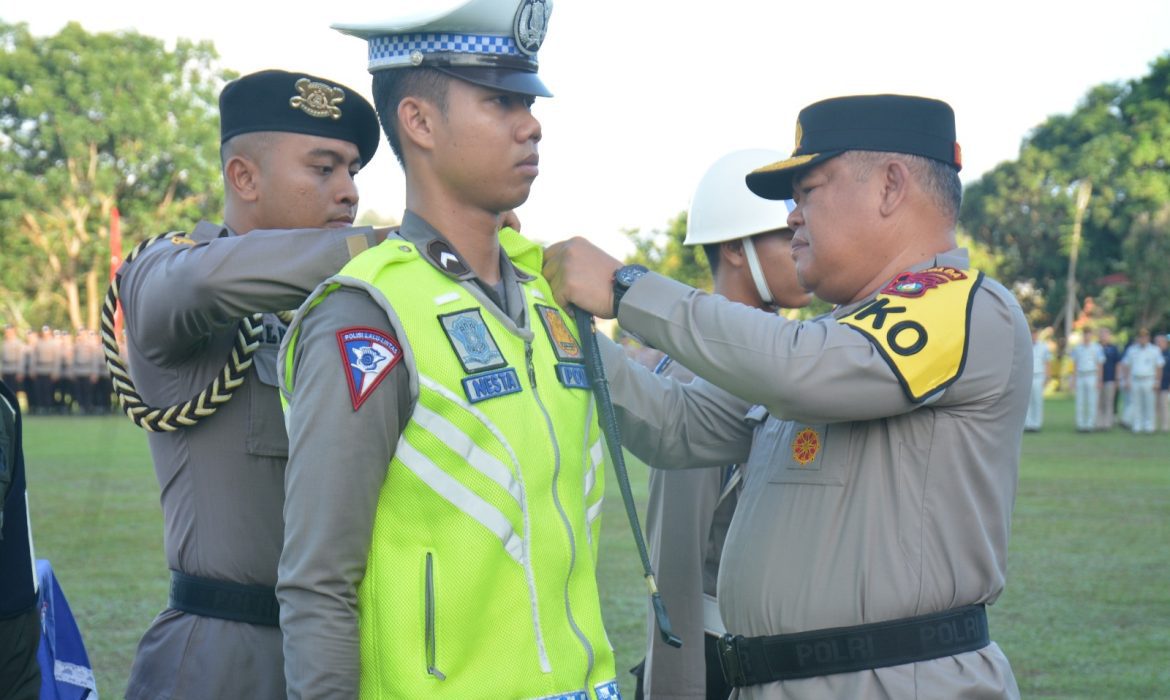 Kapolda Kepri Pimpin Apel Gelar Pasukan Operasi Patuh Seligi 2023.