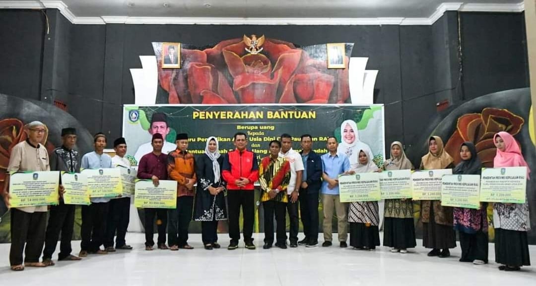 Sebanyak 281 Guru TK, PAUD dan RA di Lingga Terima Insentif dari Gubernur Kepri