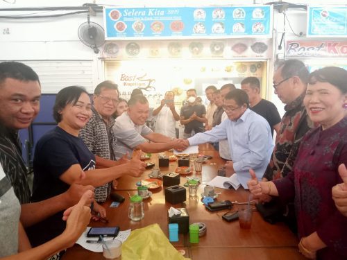 Wirya Silalahi Serahkan Bantuan ke BKAG Rp350 Juta