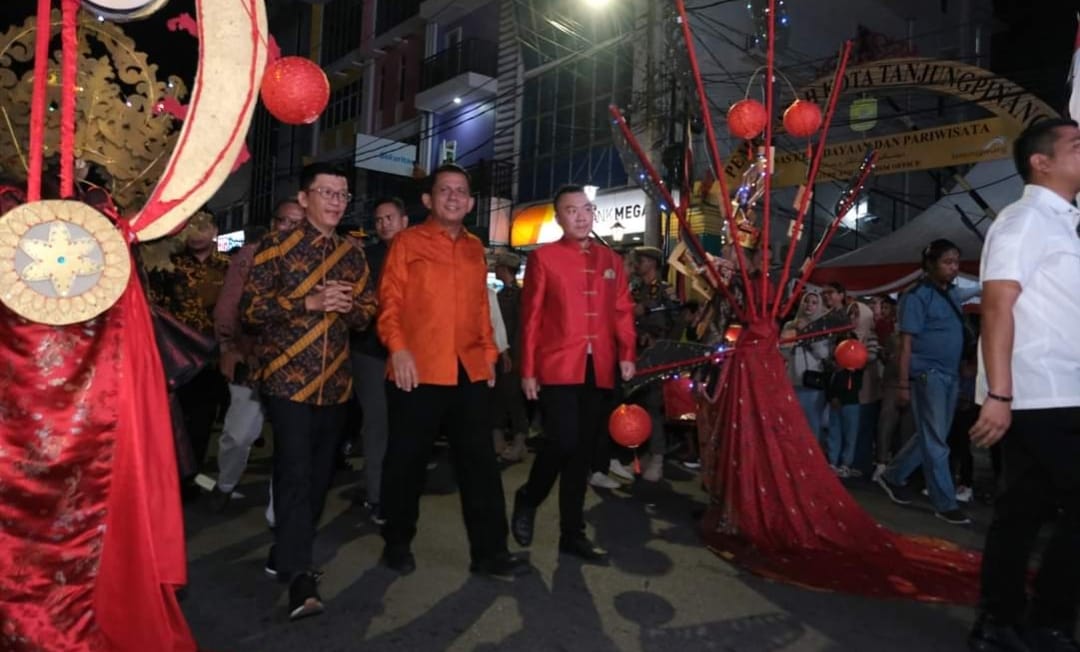 Gubernur Kepri Ansar Ahmad hadiri Pawai Lampion Kepri 2023