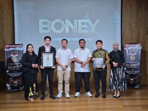 Boney Raih Rekor MURI untuk Penjualan Suplemen Peninggi Badan Terbanyak di Marketplace