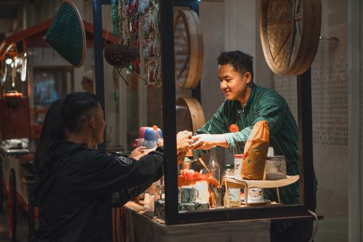 Musik Tradisional dan Hadiah Menarik Warnai Perayaan Tahun ke -2 Angkringan Teras HARRIS